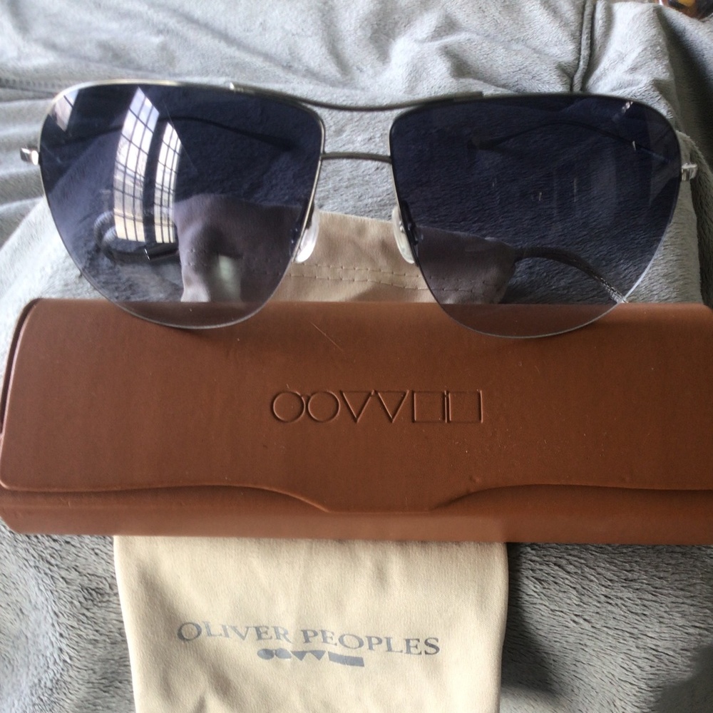 Oliver Peoples Aviators in Silver